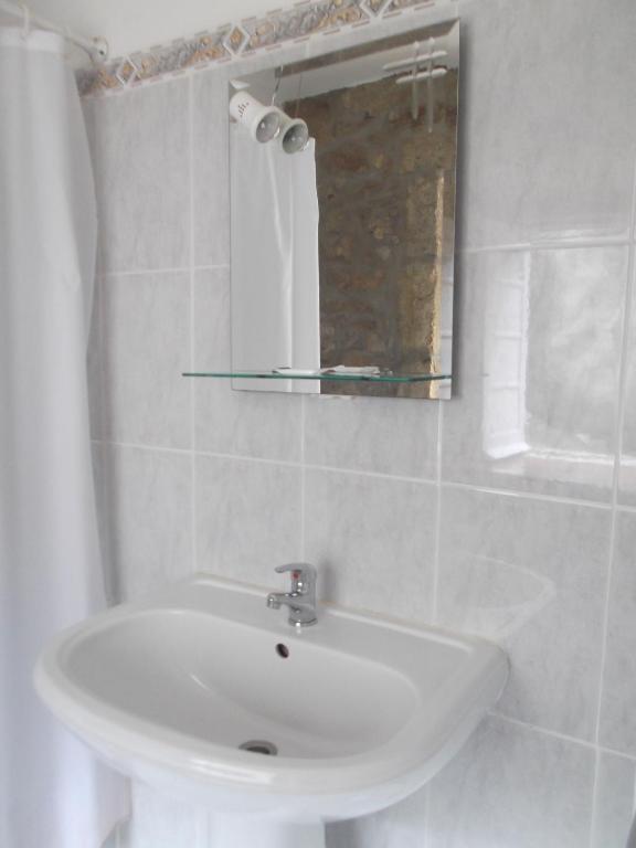 Residencial Galo D'Ouro Hotell Caminha Rum bild